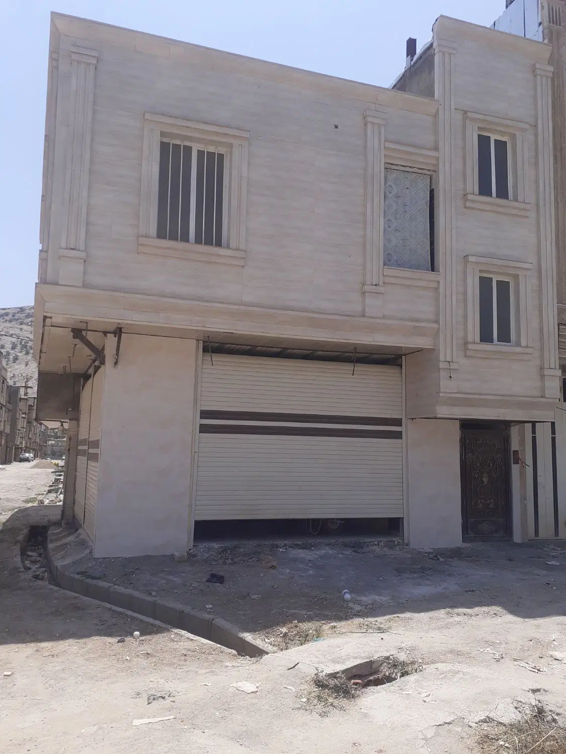 خونه نوساز پاپی خالدار
