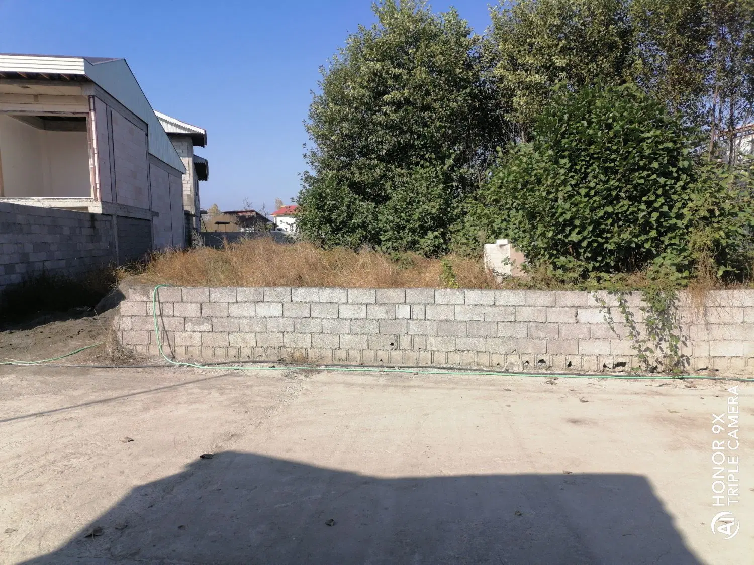 زمین مسکونی 317 متری خلخالیان سنددار مالک هستم