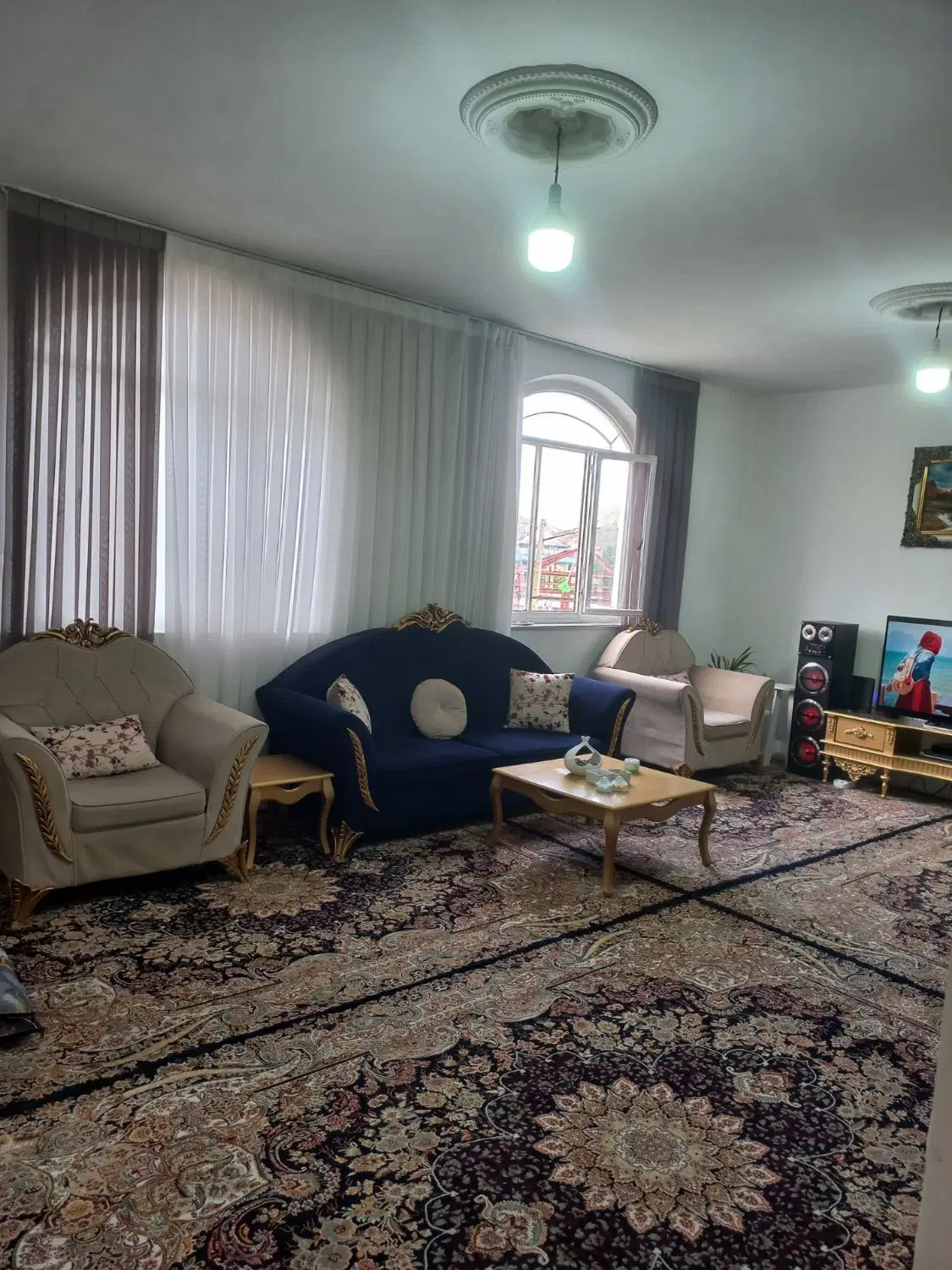 یک واحد خانه اجاره ای