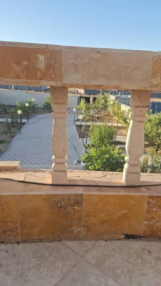 تجاری بر دانش بر مولانا