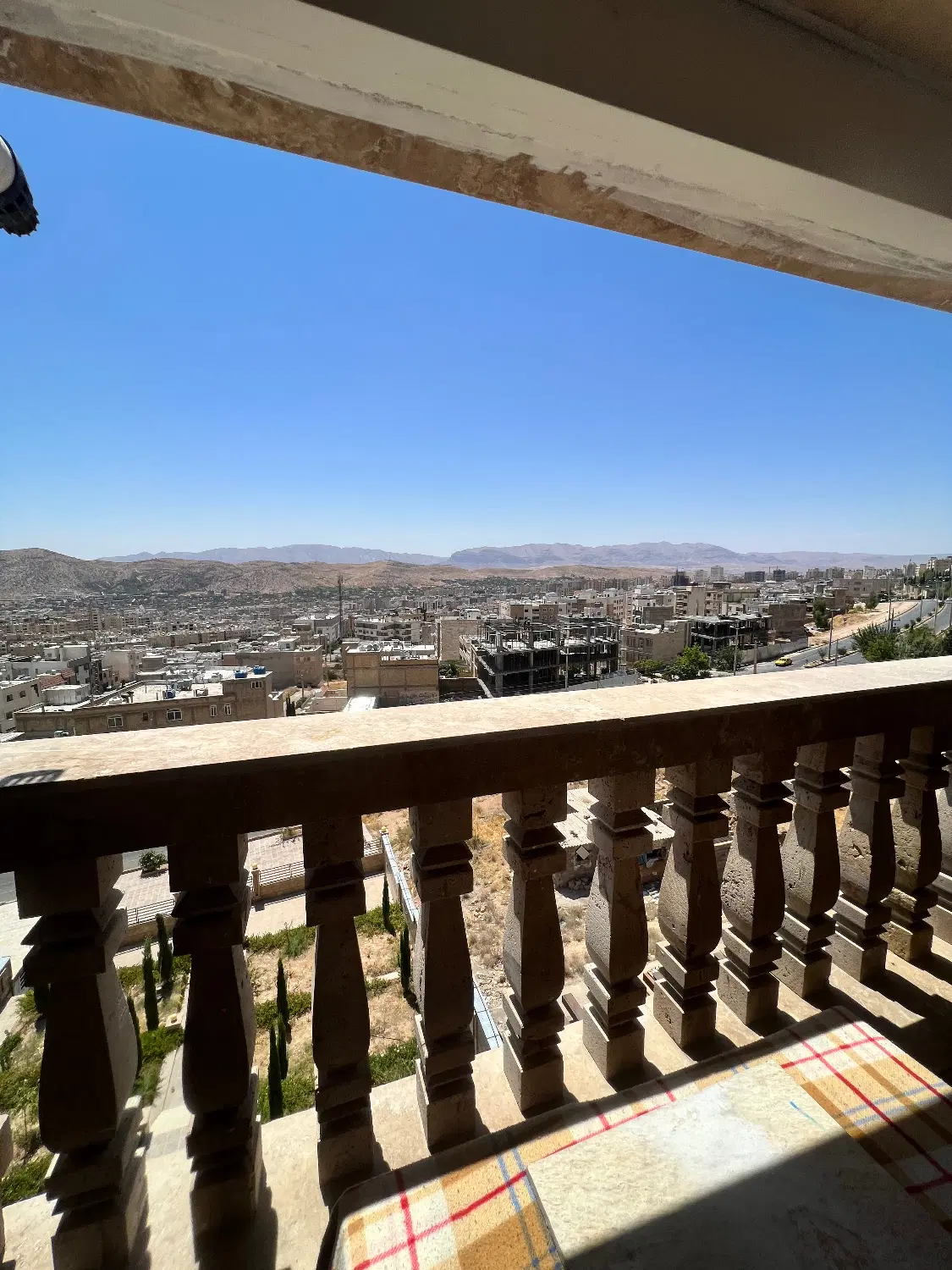 سه خوابه دوبر نورگیر سالن بزرگ