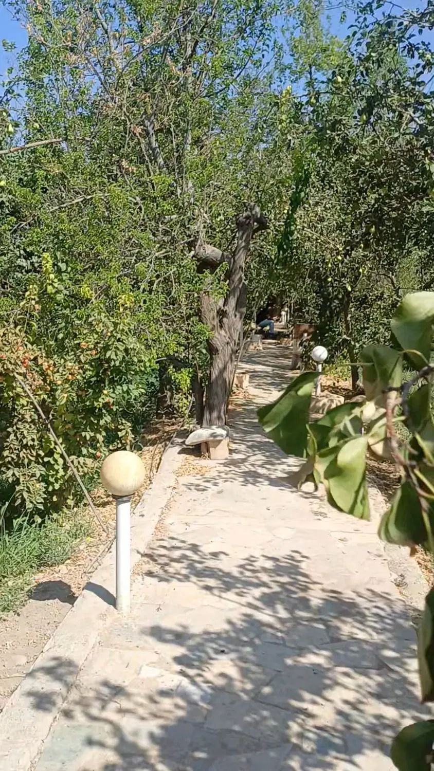باغ گلابی