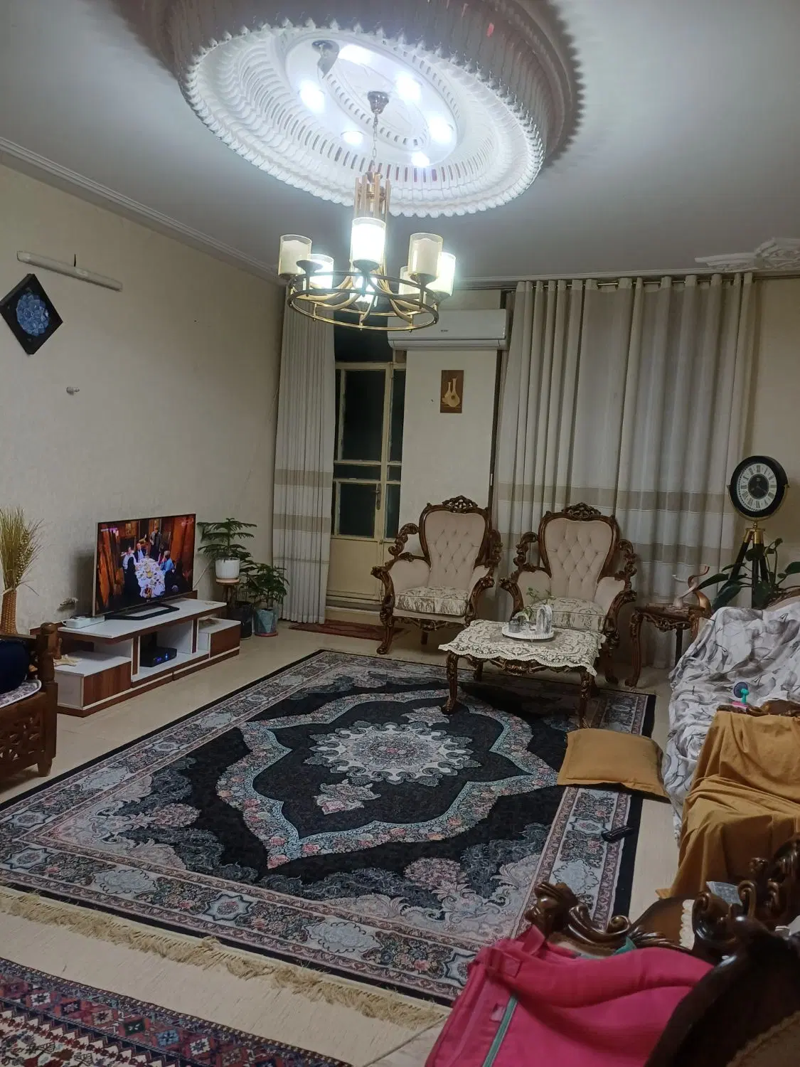آپارتمان  ۱۳۵ متری ۳ خوابه نصر شرقی