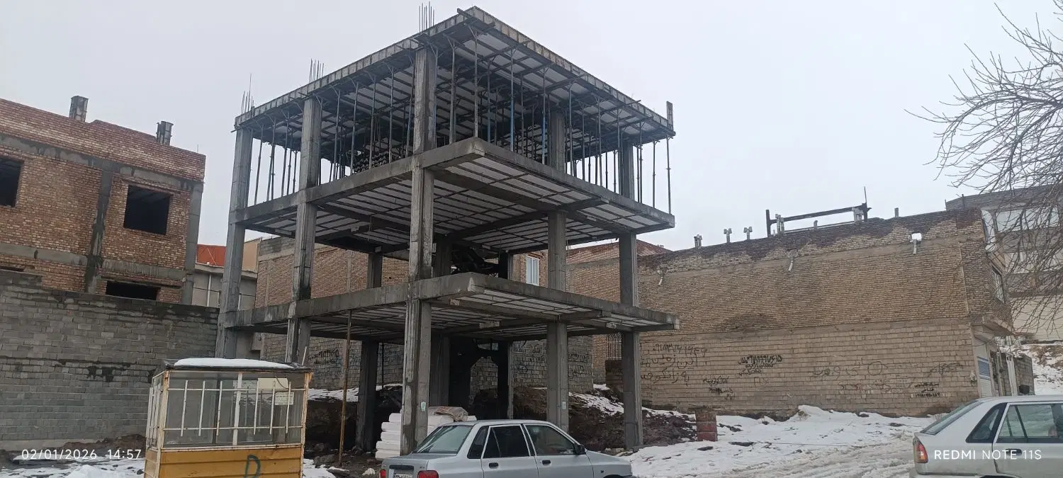 خانه۳طبقه نیمه کاره