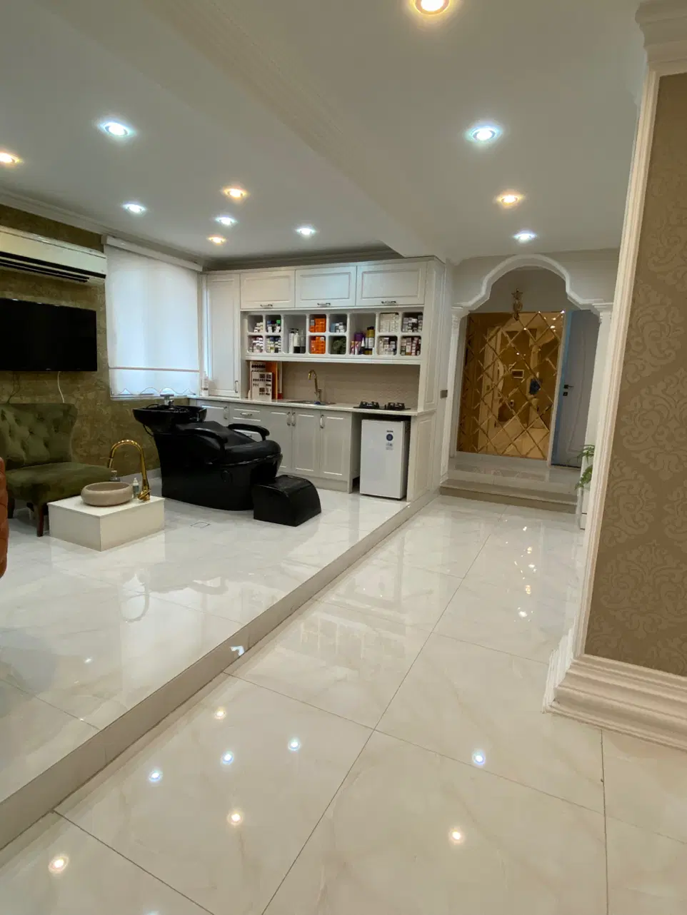اپارتمان 125  بر خیابان قدرتی