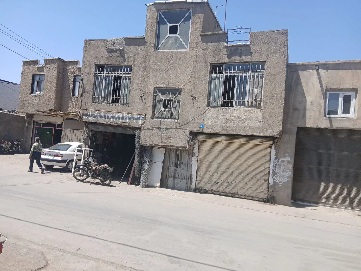 خانه ویلایی کارگاهی