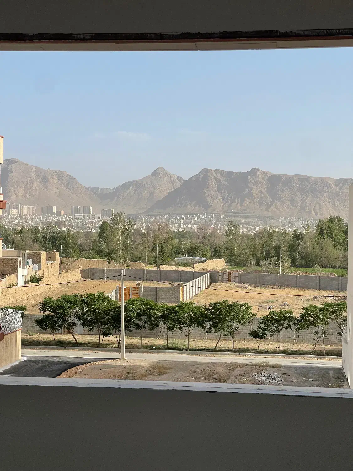 آپارتمان 150متری 3 خواب تک واحدی دوطرف نور بر مادی