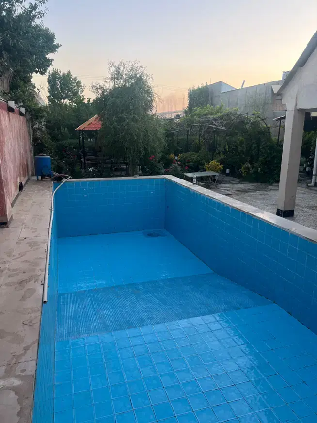 باغ ویلا(اب برق گاز) حاشیه اصلی جاده قدیم (عسگریه)