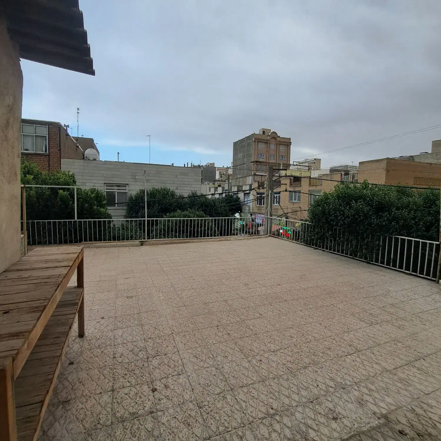 اجاره واحد تجاری تراس دار