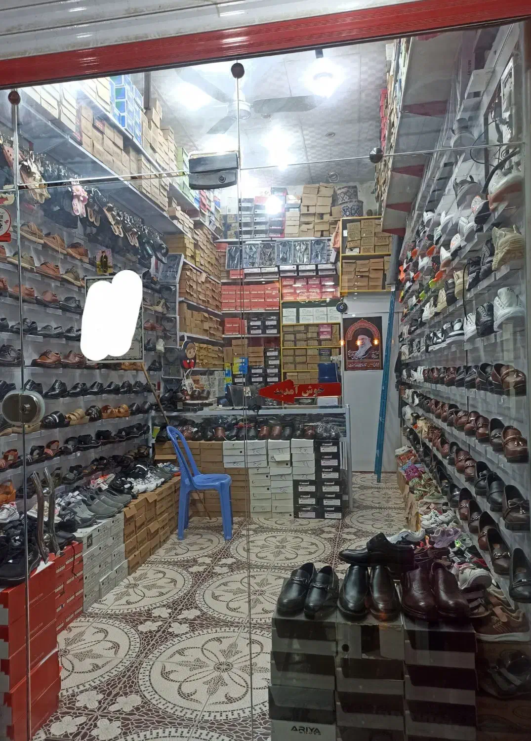 فروش مغازه کفش فروشی پاساژ مهدیه اهرم