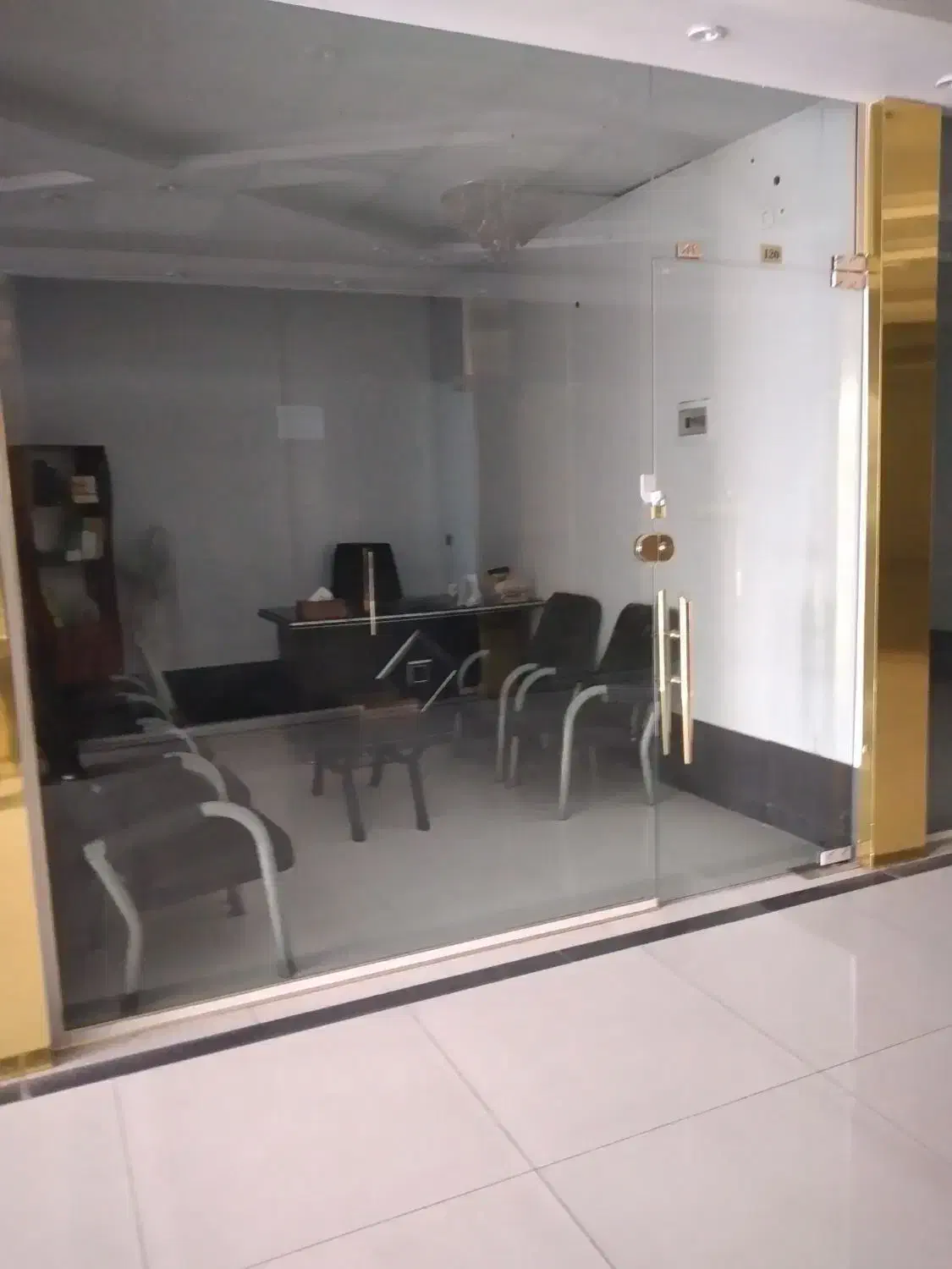 فروش مغازه مرکز تجاری ایساتیس