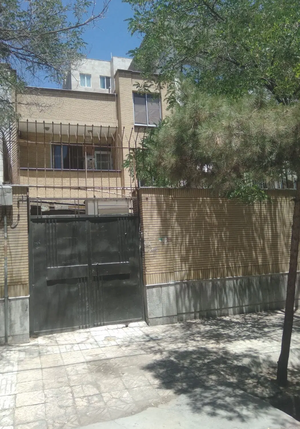 زیباشهر 250متری جنوبی باپروانه7سقف