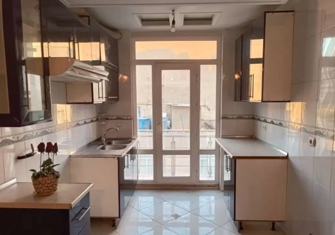 همخونه خانم ۸۰ متری نارمک