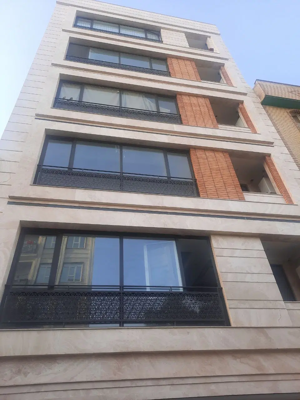 پاسدار گمنام خ صاحب الزمان ۹۱متر نوساز