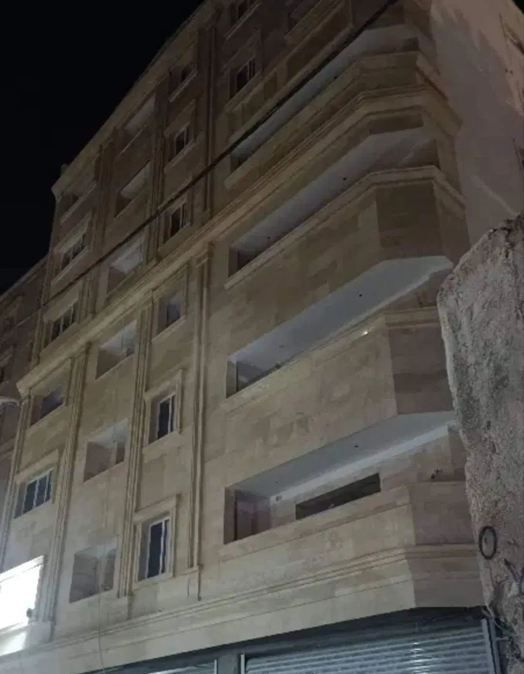 فروش یک واحد آپارتمان خیابان کازرونی