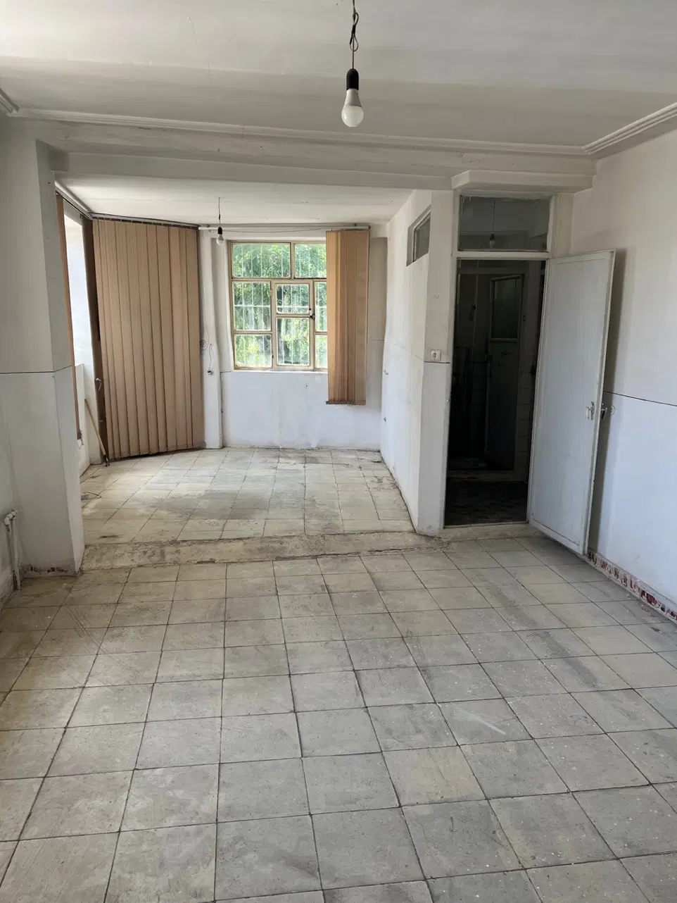 ملک تجاری واقع در خیابان نمکی برای اجاره