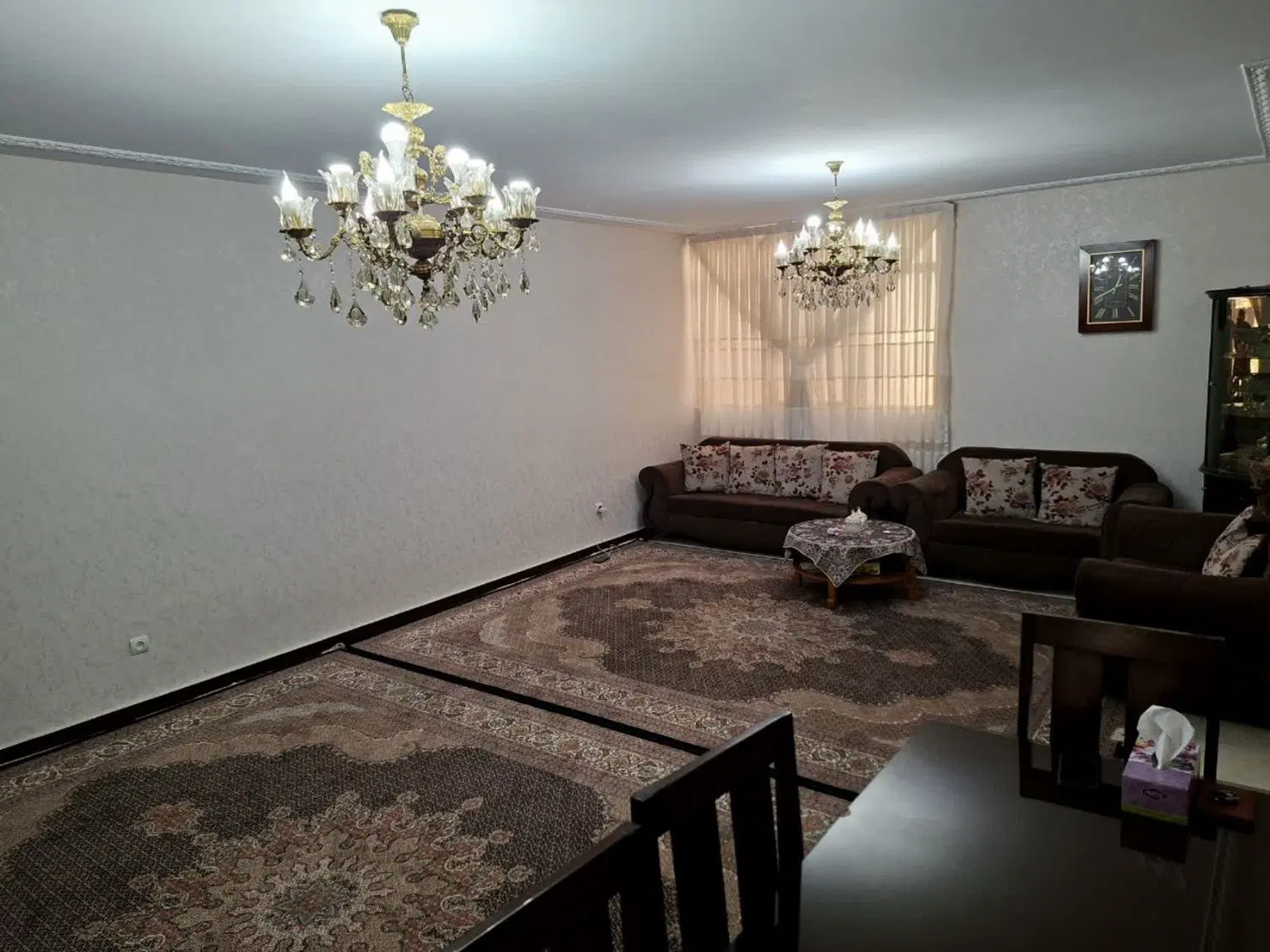 آپارتمان 105 متری دو خواب پارکینگ انباری