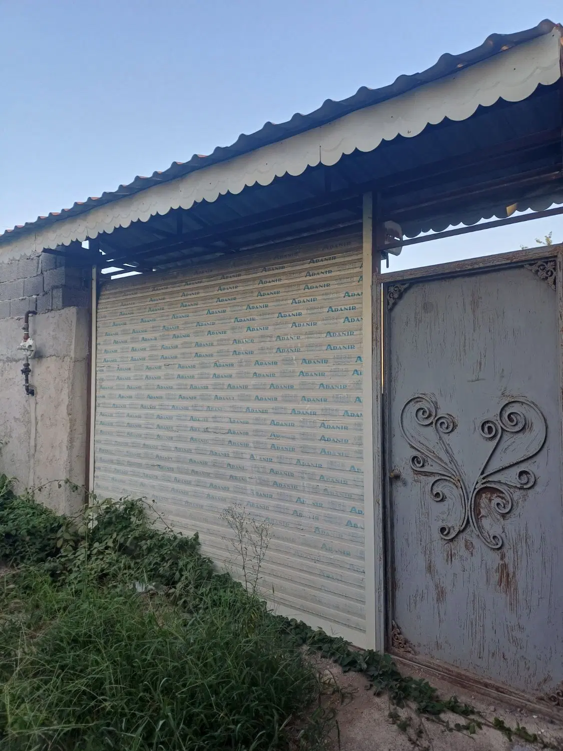 خونه نیمه ساخت در خیابان پاییزان
