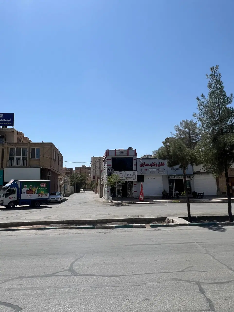 دفتر کار نبش بلوار جمهوری