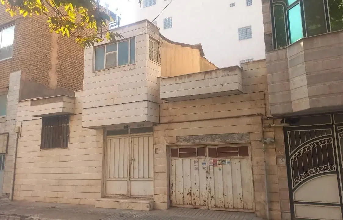 خانه ویلایی ۲۰۰ متر جنوبی با موقعیت کم نظیر