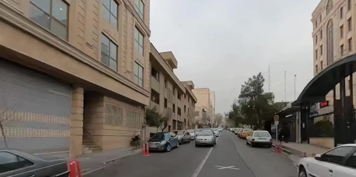 زمین دارای ساخت