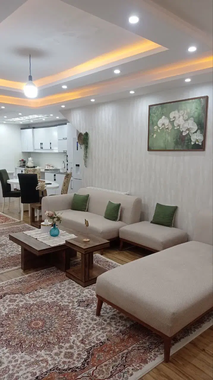 واحد ۹۳ متری  ( راه جدا ) در خیابان فرمانداری