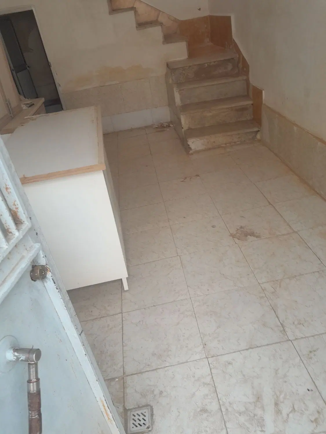 اجاره خانه مسکونی ۲ خوابه و پارکینگ