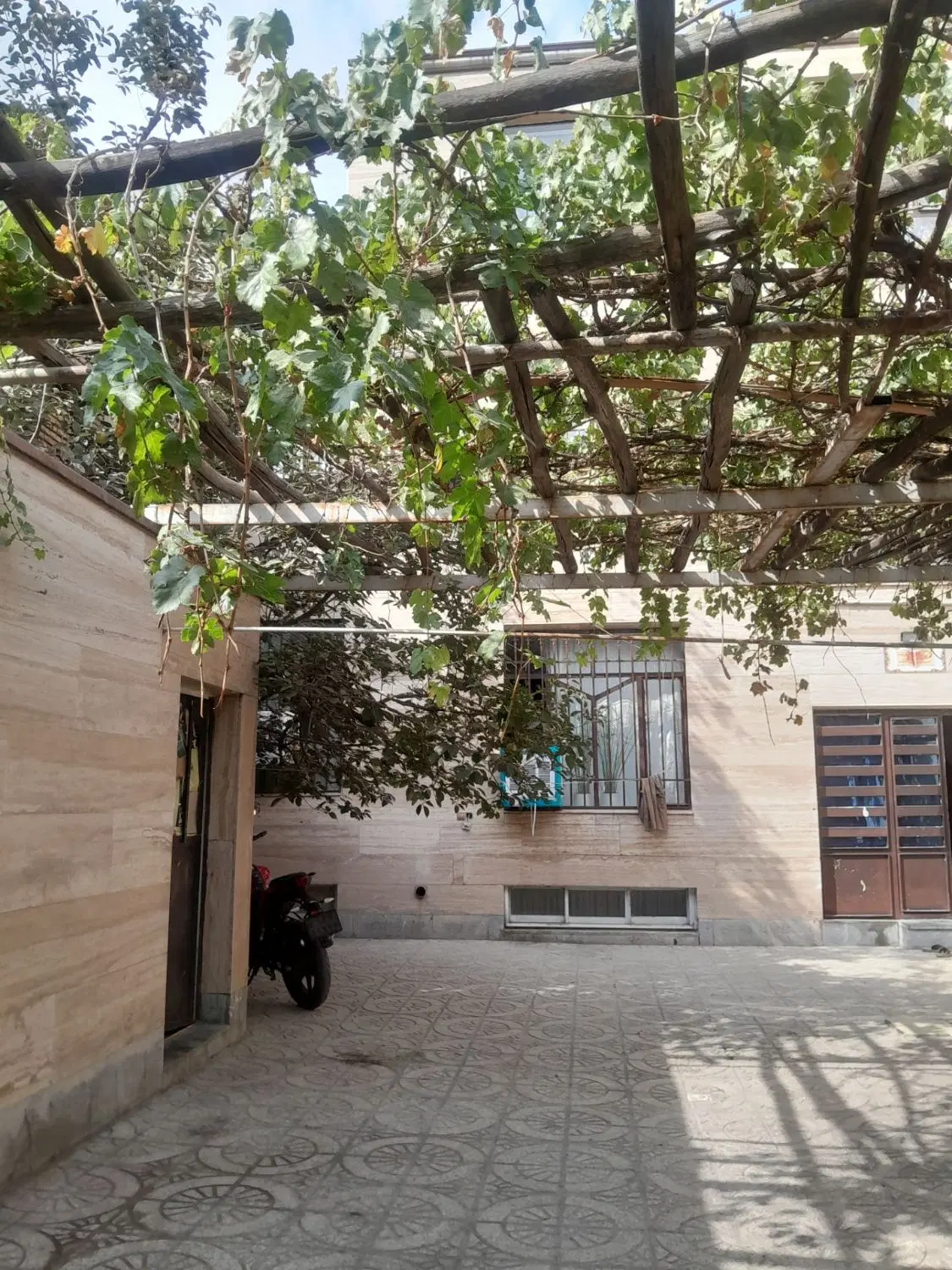 خانه ویلایی سلحشور جانبازان