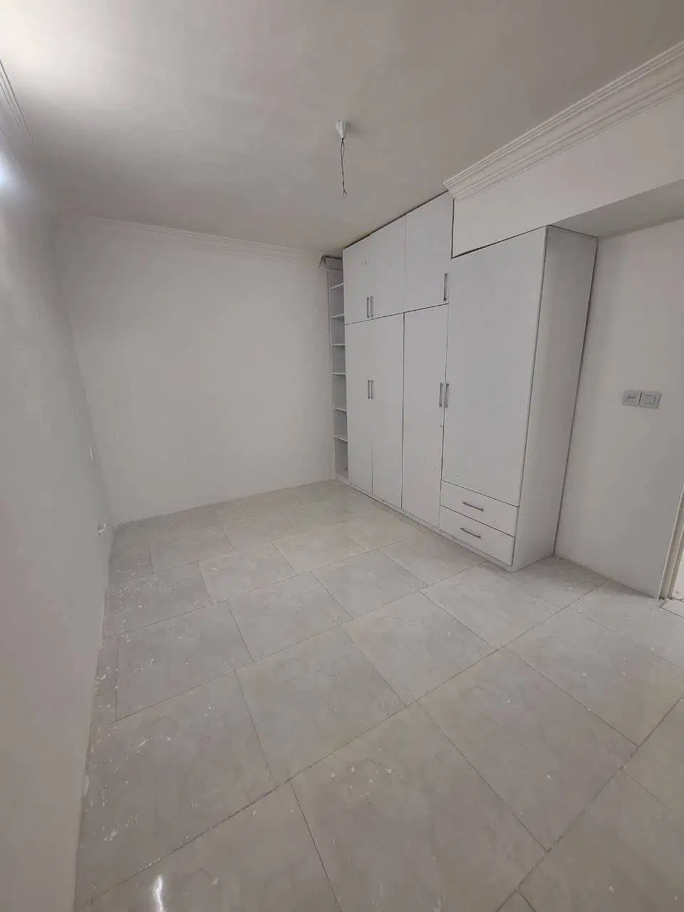 ویلایی ۳ خواب طبقه اول دارای پارکینگ