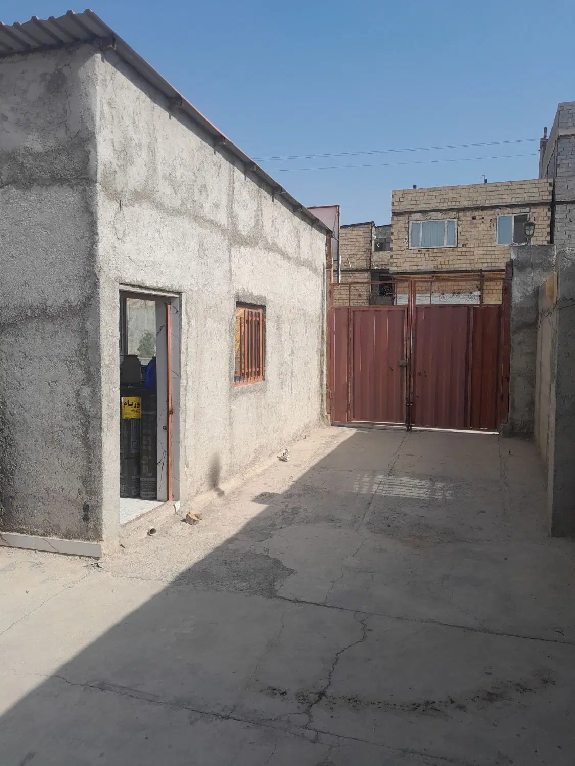 اجاره مغازه به ۲۲۰متری
