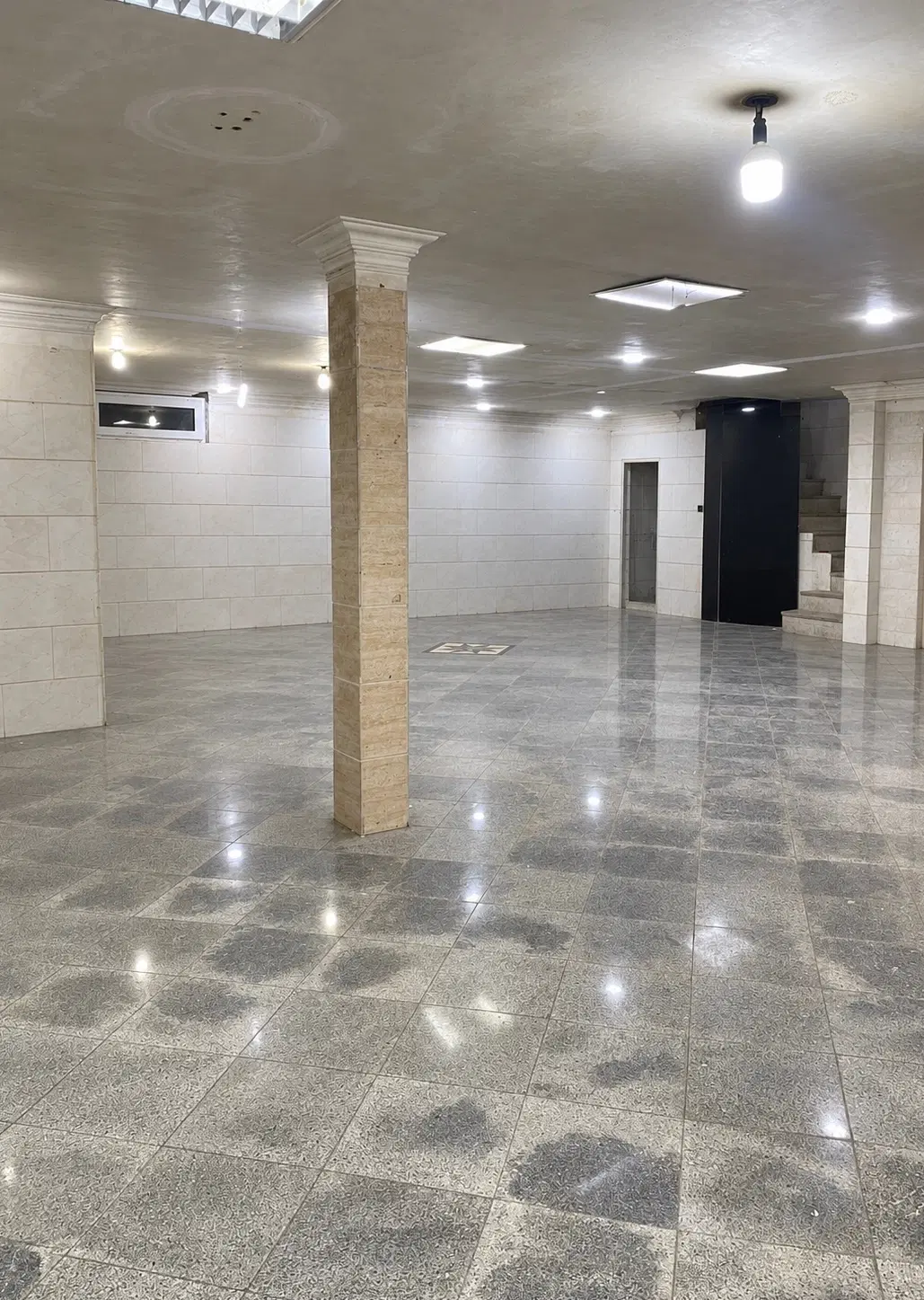 زیرزمین بزرگ و جادار با امکانات مناسب