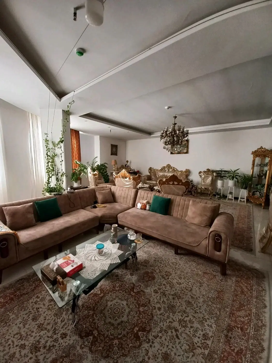 آپارتمان ۱۴۷ متری سنددار دو خواب دو نبش اهری ارم