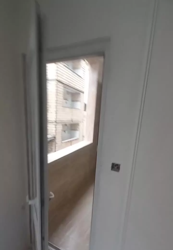 فروشی واحد ۱۰۰ متری