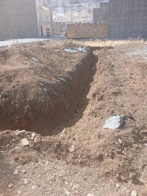 زمین مسکونی با مجوز و تجاری