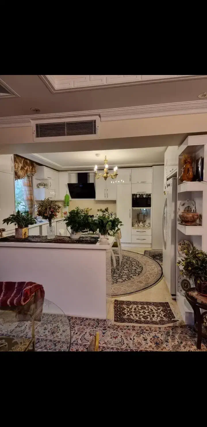 ۳۹ متری، فول امکانات ، خ ولیعصر ، خ صداقت