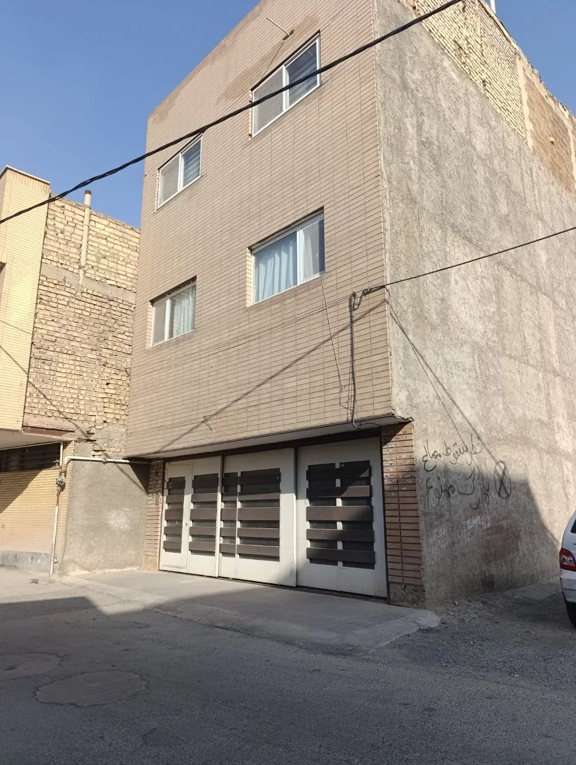 فروش ۷۵ متری_ غرق نور_ همکف_ دارای حیاط اختصاصی