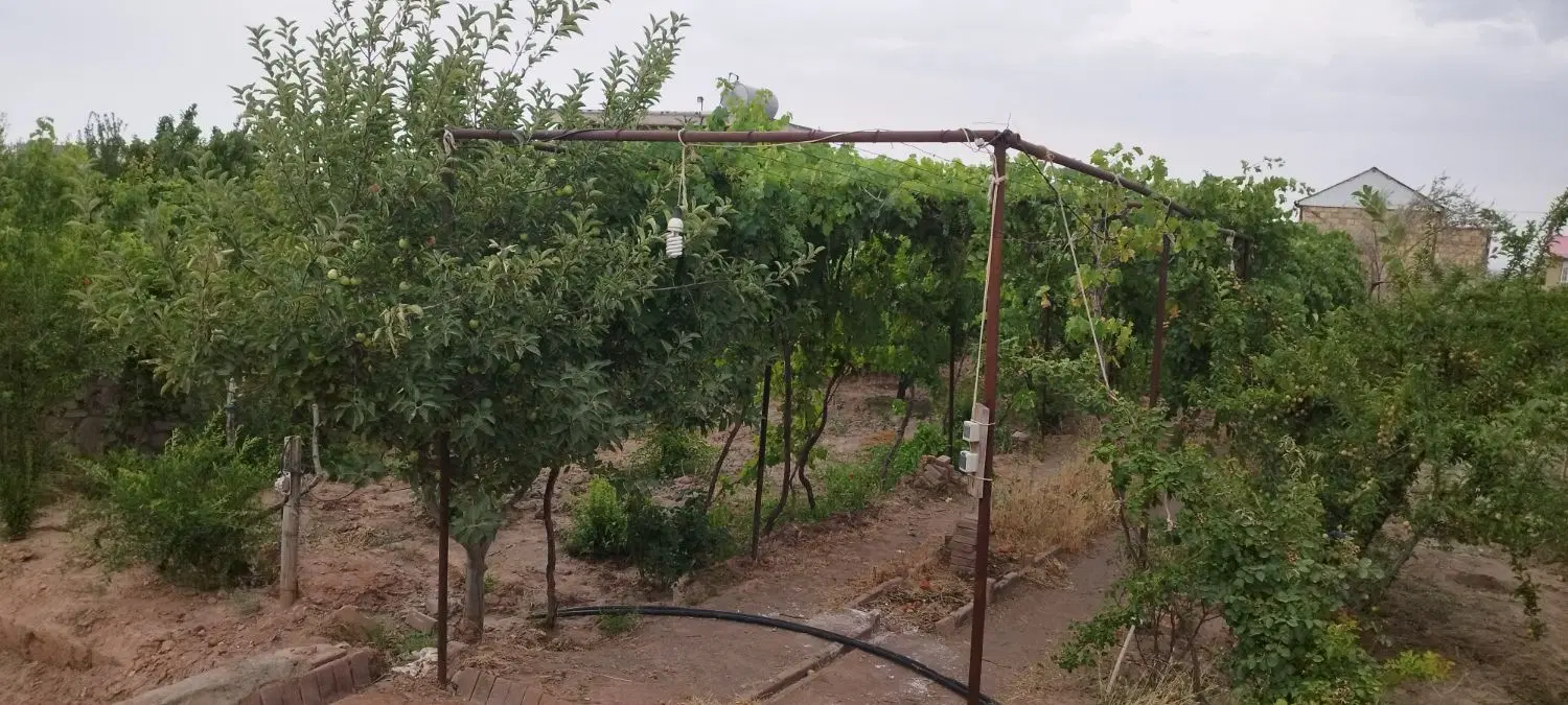 باغ ۱۰۰۰ متری بهداشتیاران سبز