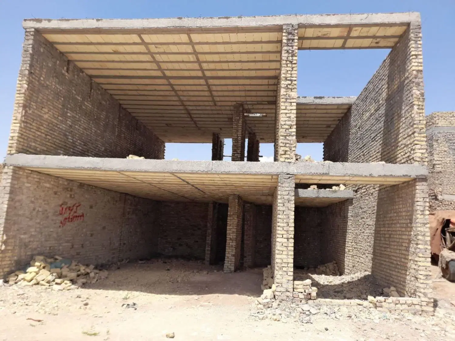 خونه خانه نیمه ساز  بلوار علامه جعفری