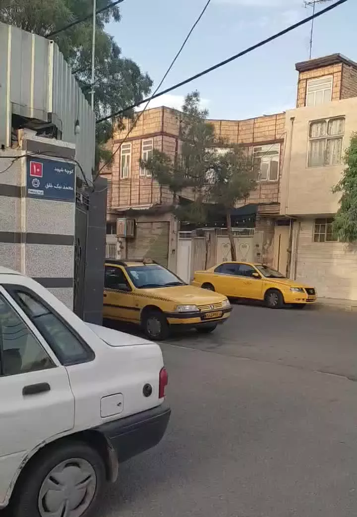 خانه ویلایی دو نبش ( بر ۱۴ متری و ۸ متری )