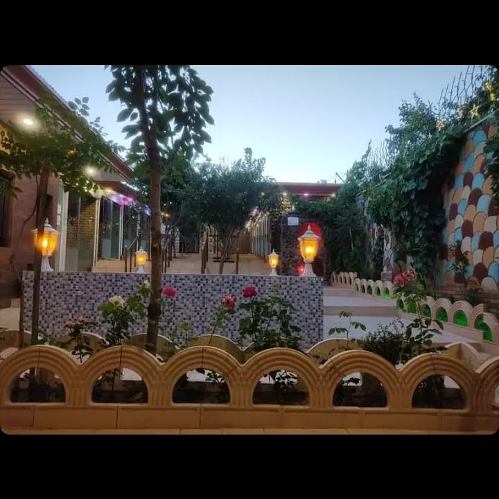 3دانگ کافه لوکس در گاوازنگ جنب باغچه سپیدار