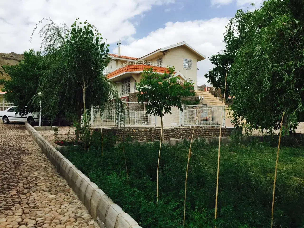 خانه باغ واقع در لاله زار کرمان