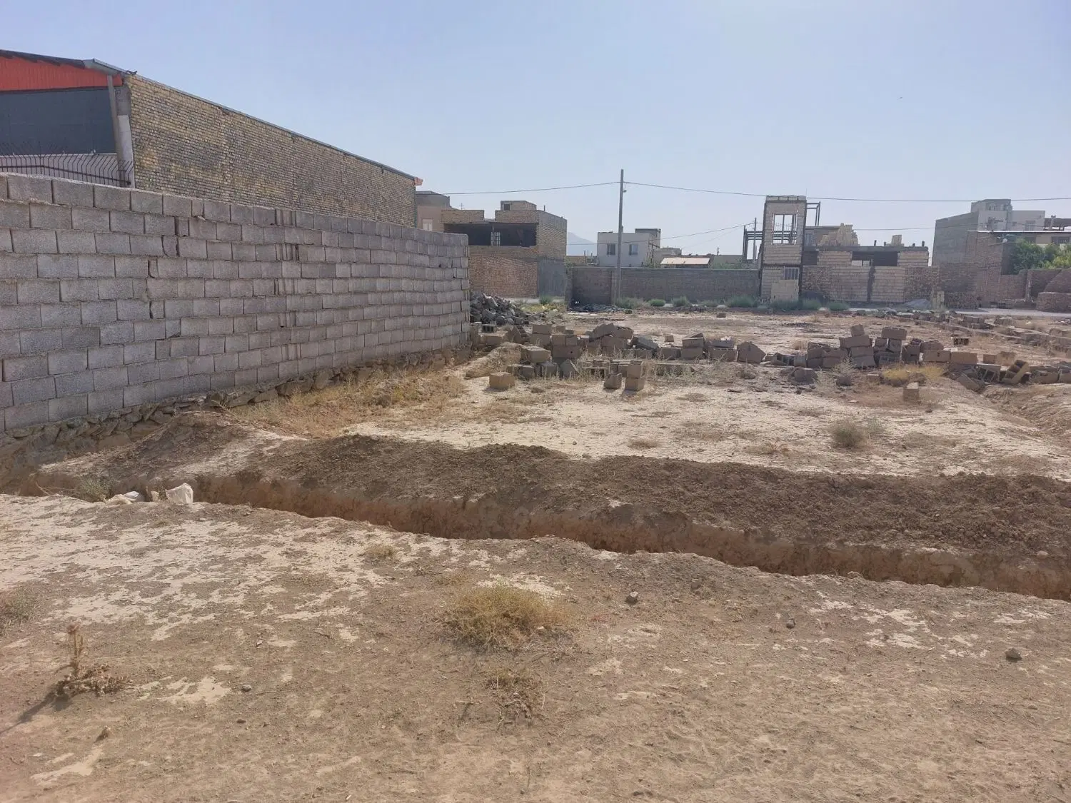 زمین حاجی آباد