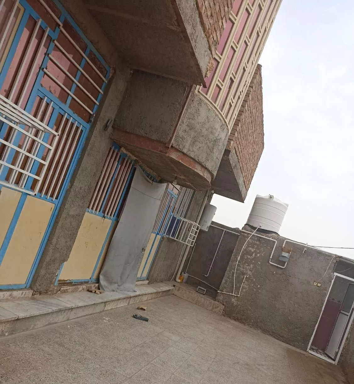 فروش منزل۴خوابه چاه جمال دو نبش۲۱۰متر زیربنا