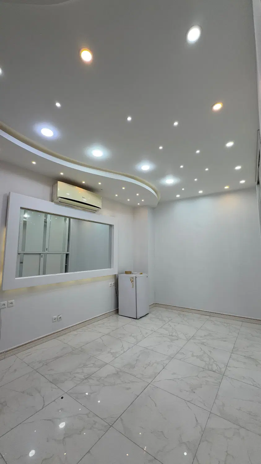 متری ۳۰۰ میلیون ،