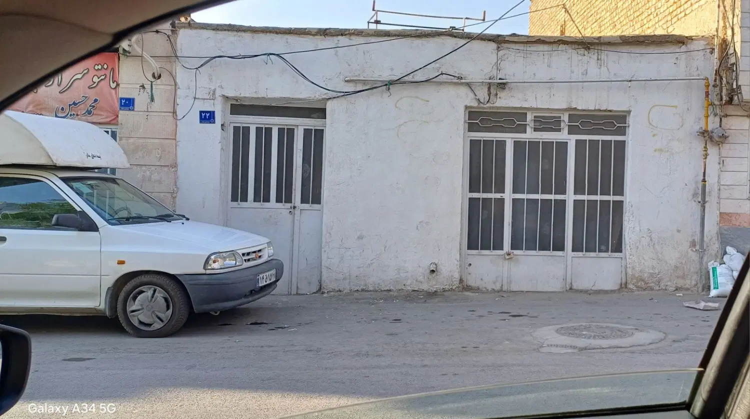 مستقل گلنگی ۱۲۰ متر، همراه مغازه