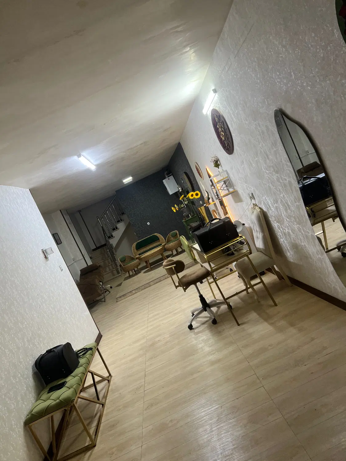 اجاره لاین در سالن زیبایی تاسیان