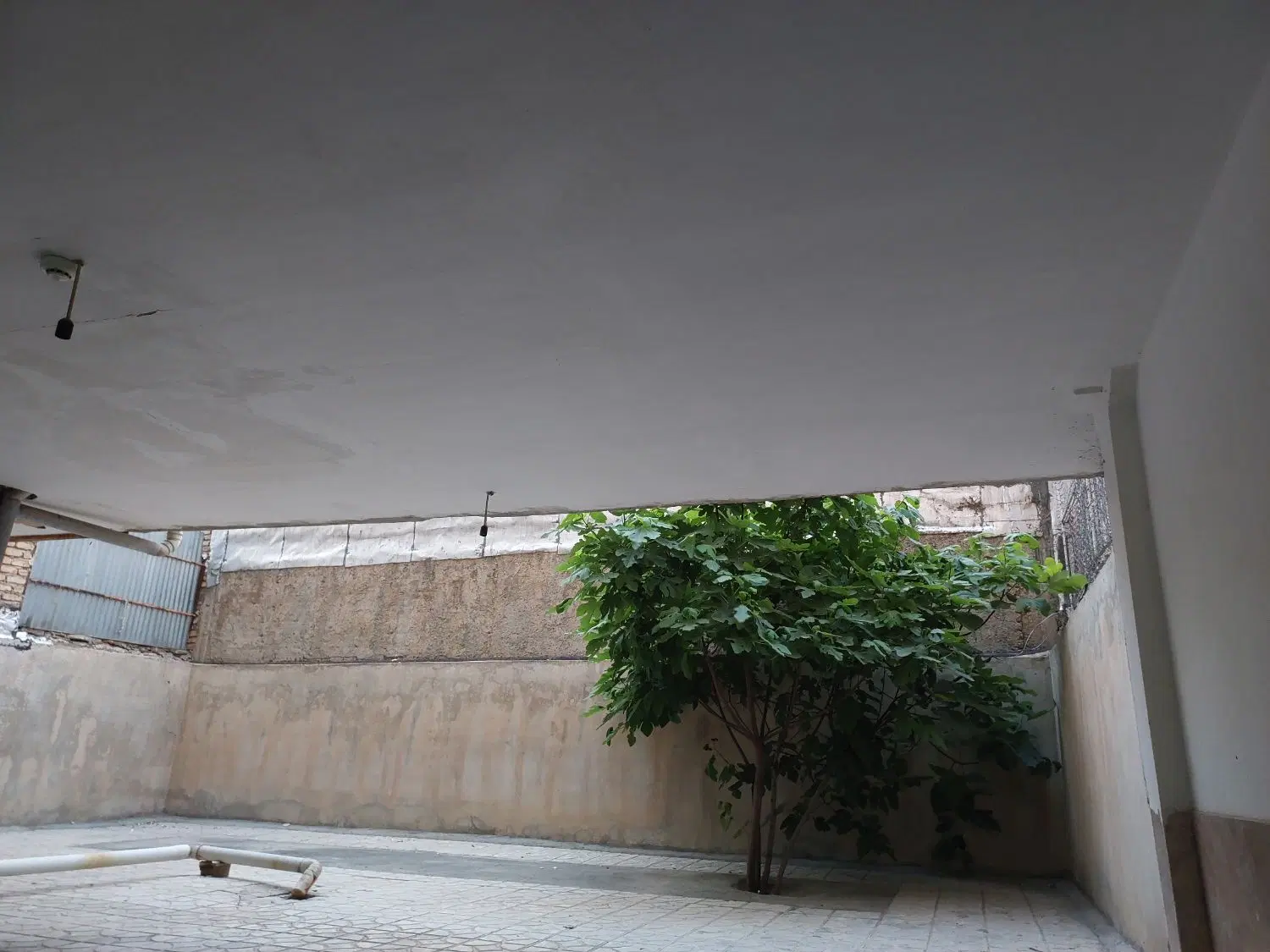 آپارتمان تک واحدی