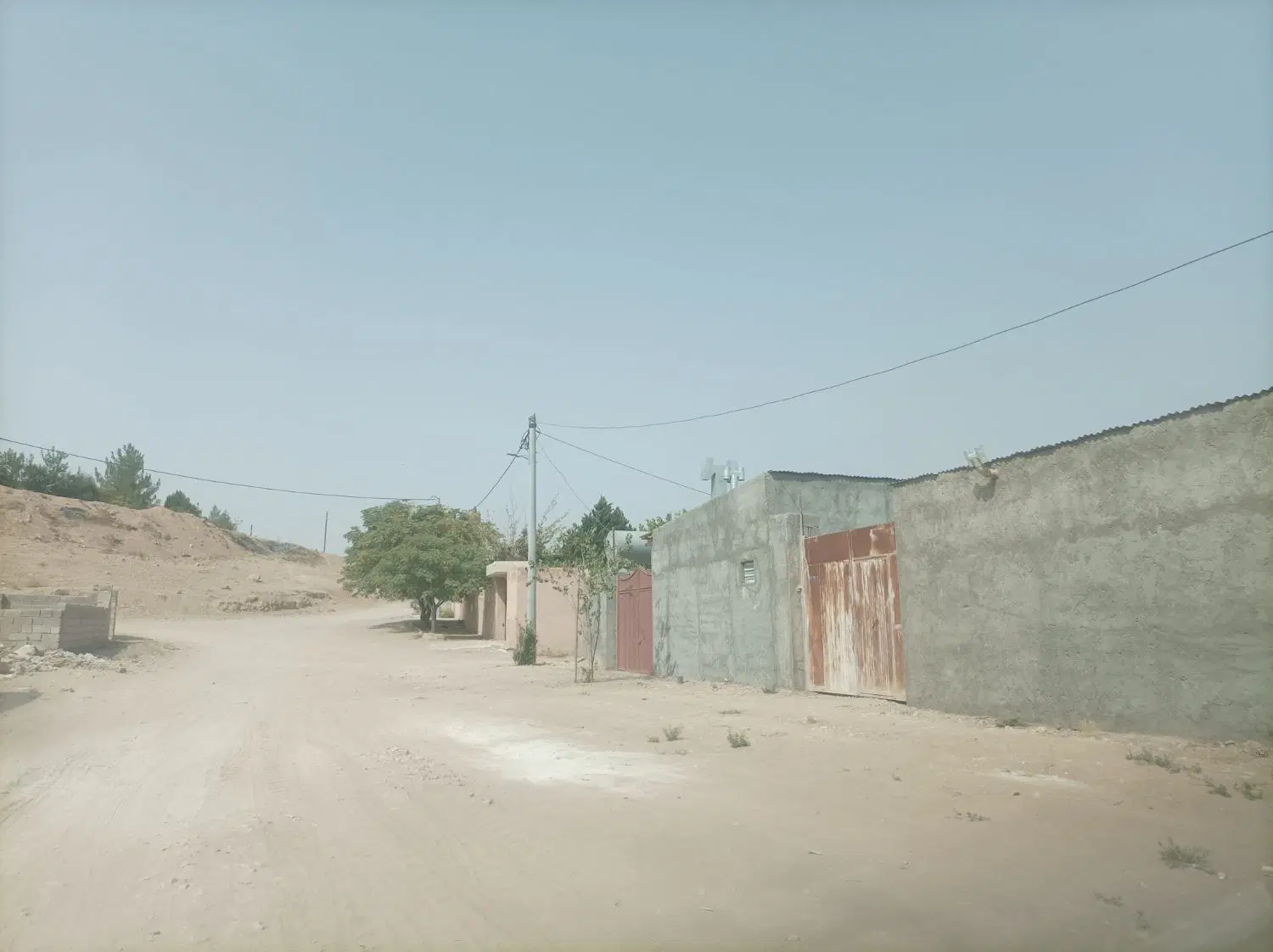 زمین فروشی