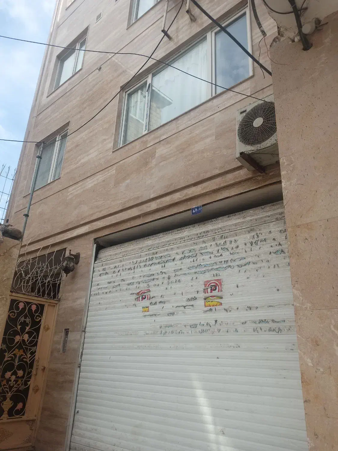 آپارتمان ۱۰۰متری طبقه اول پارکینگ اختصاص آسانسور