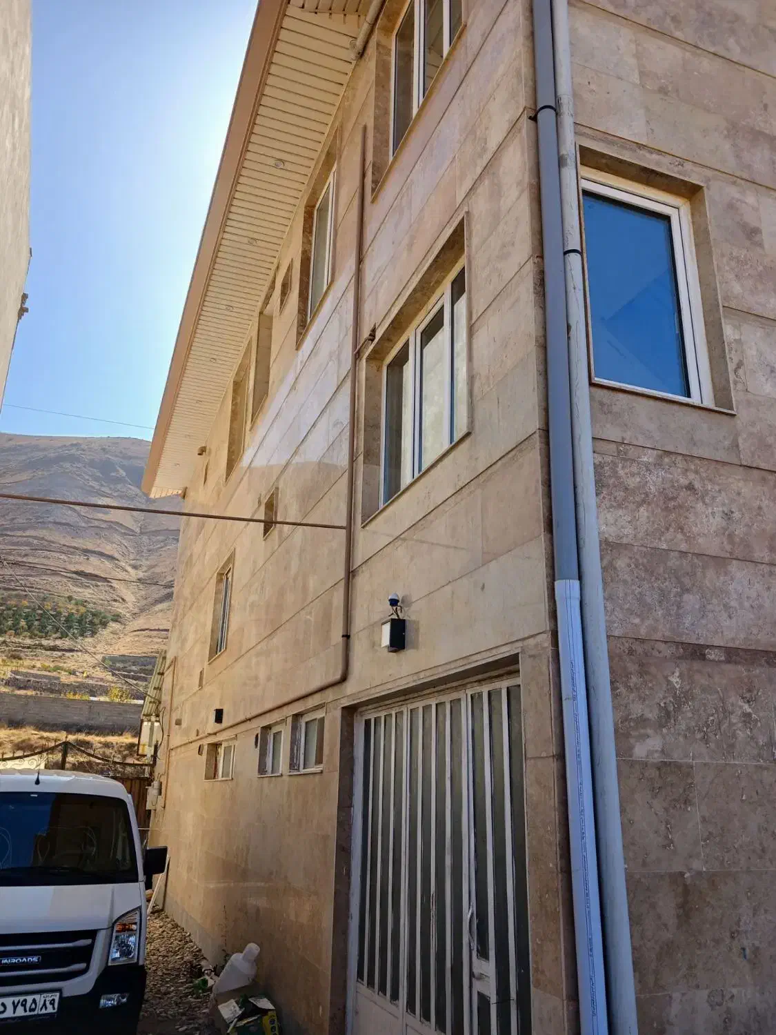 ویلایی ۶۰۰ متری مسکونی تجاری